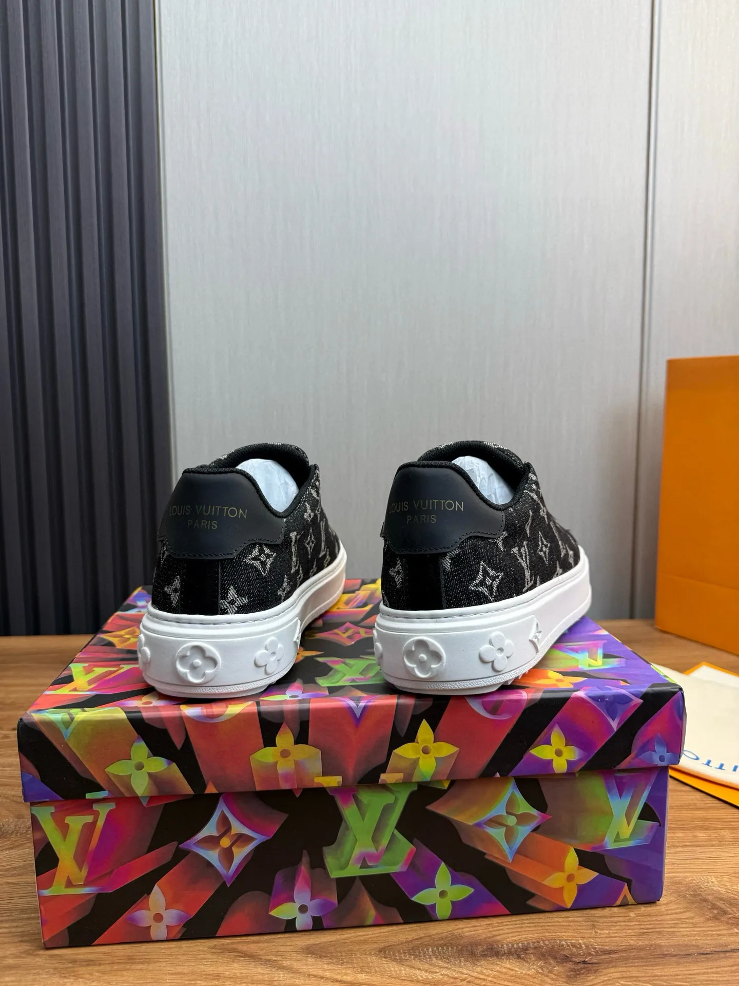 Factory price: 520💰LOUIS VUITTON [Louis VUITTON] The new trendy Lv is on the market🎁, casual and fashionable men's shoes👟The upper is made of imported original fabric + cowhide mesh lining, the original wear-resistant rubber outsole, the version is simple and elegant, exclusive for trendy men. Code number: 38-44, customized 45, 46